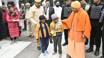 children said happy new year to cm yogi after found suddenly in front of him zrua