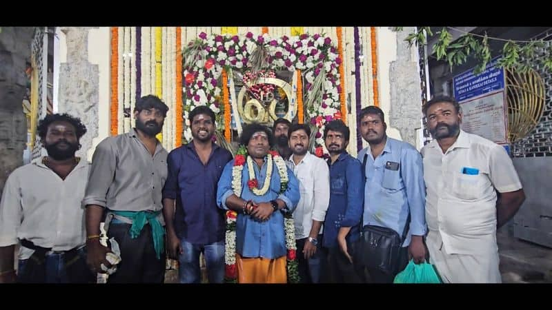 Comedy Actor yogi babu did special prayer at tiruttani murugan temple for new year in thiruvallur district vel