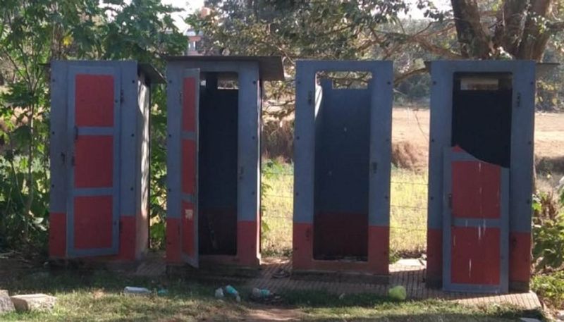 Renukamba Devotees Not Get Toilet in Near Chandragutti Temple in Shivamogga grg 