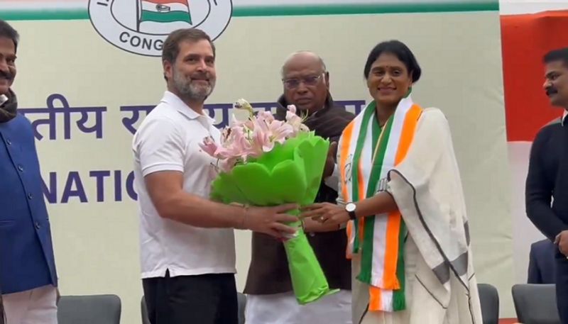 YSRTP Chief  Y.S. Sharmila Joins in Congress lns