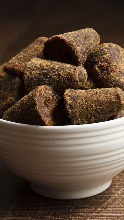 Benefits of eating jaggery