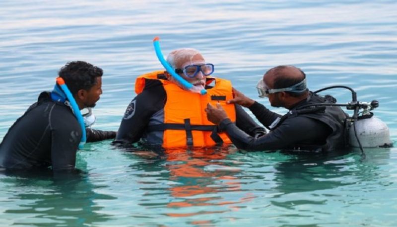 PM Modi's adventures in Lakshadweep..Snorkeling and seeing beautiful corals..Photos released..ISR