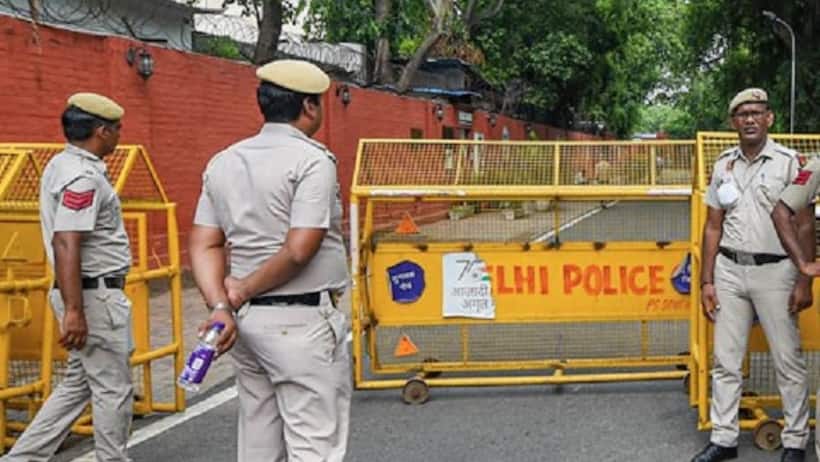 Security breach alert: Identical number plate SUVs spark alarm in Delhi's Tughlaq Road