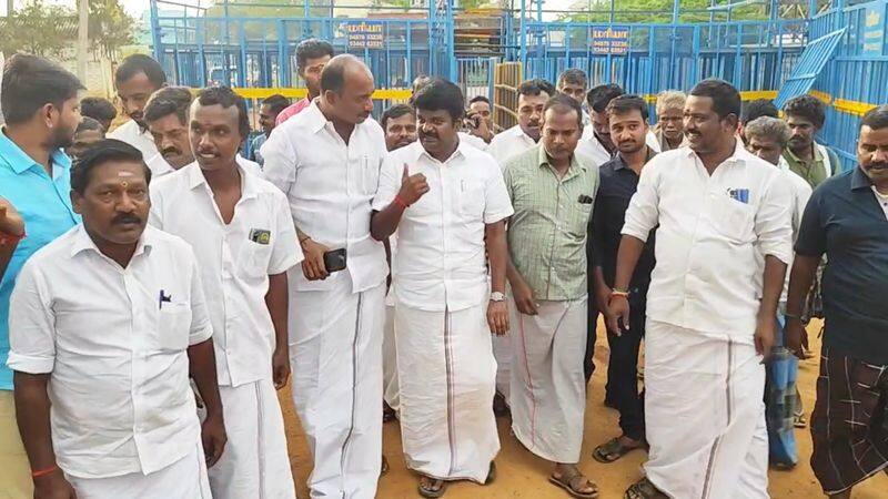 aiadmk mla Vijayabaskar inspect on Jallikattu event works in Pudukkottai District vel