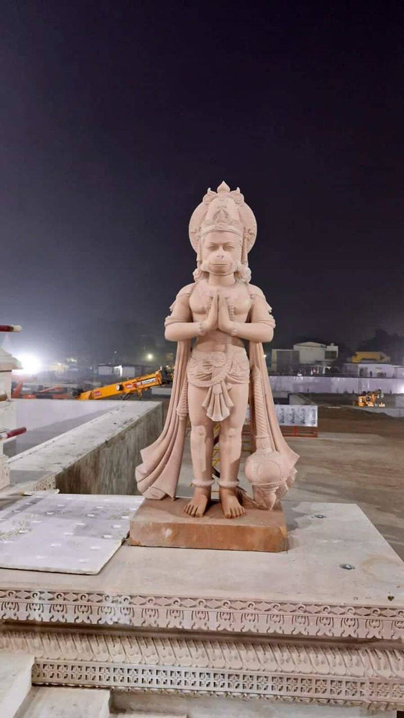 Shri Ram Janmbhoomi Mandir entrance gate statues of elephant lion Hanuman Ji Garuda have been installed zrua