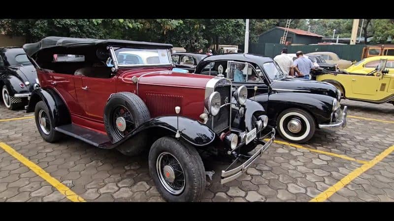 more than 100 vintage cars placed at exhibition on coimbatore vizha in coimbatore vel