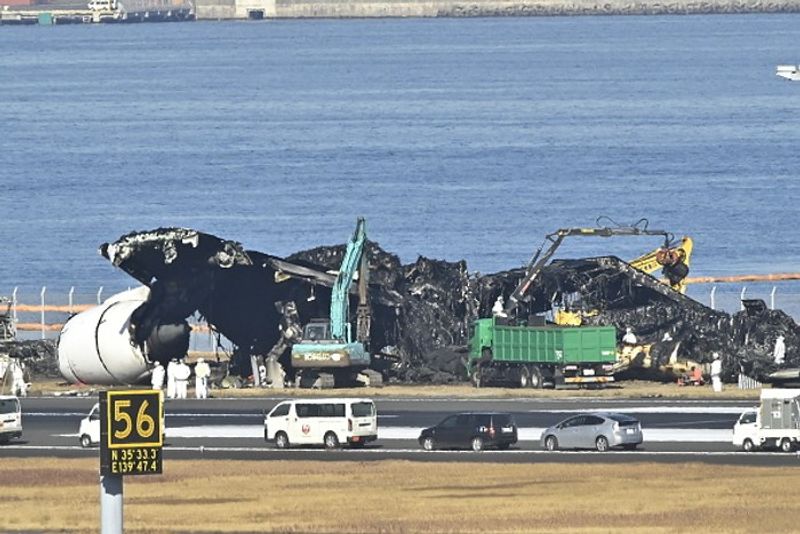 Wreckage clearance at Tokyo runway: Videos of black smoke rising from charred Japan Airlines plane go viral snt