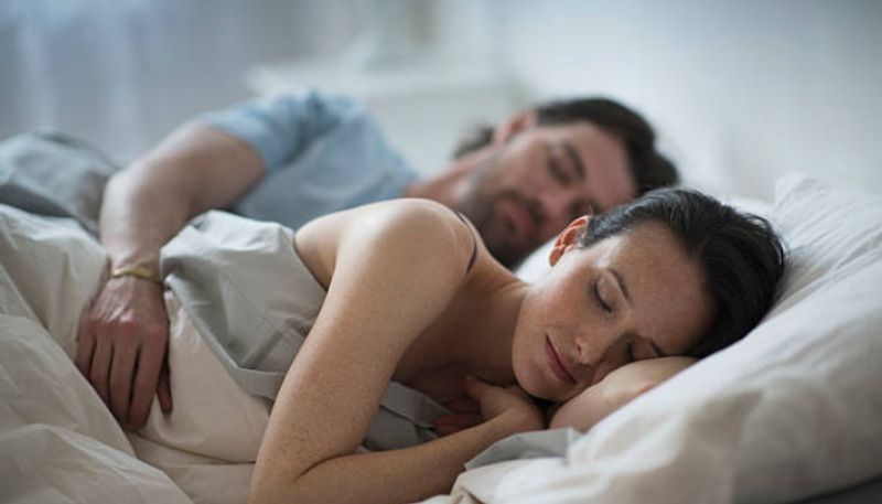 Know How Sleeping Late At Night Affects Sexual And Reproductive Health roo