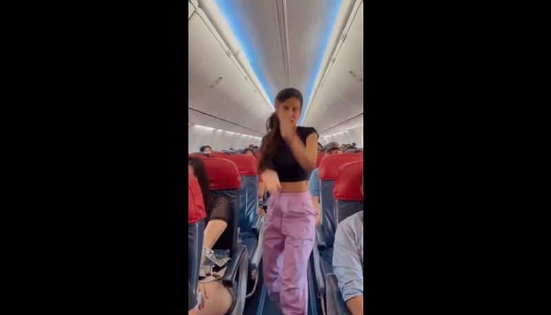 'Sky isn't the Limit': Woman's Dance on a Plane Goes Viral, 'Embarrasses' Desis Online lns