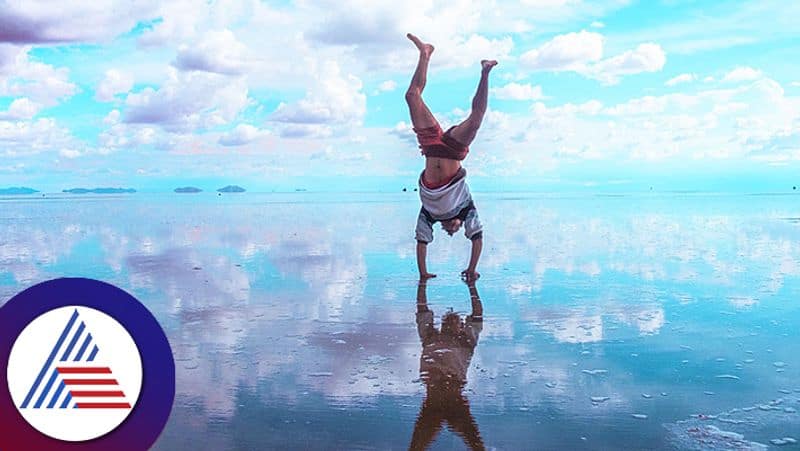 Salar De Uyuni biggest natural mirror of the world pav 