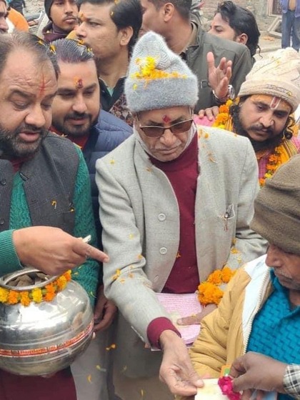 <p>चंपत राय के पिता रामेश्वर शुरुआती दिनों से ही आरएसएस से जुड़े थे। उन्हीं को देखकर वह भी आरएसएस में शामिल हुए।</p>
