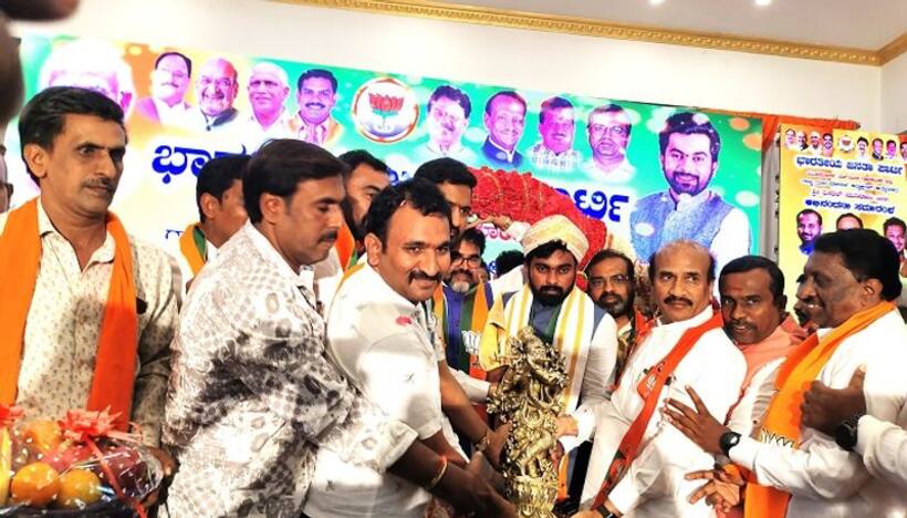 ಕಾಂಗ್ರೆಸ್‌ ಸರ್ಕಾರವನ್ನು ಮೊದಲು ಕಿತ್ತೊಗೆಯಬೇಕು: ಛಲವಾದಿ ನಾರಾಯಣಸ್ವಾಮಿ 
