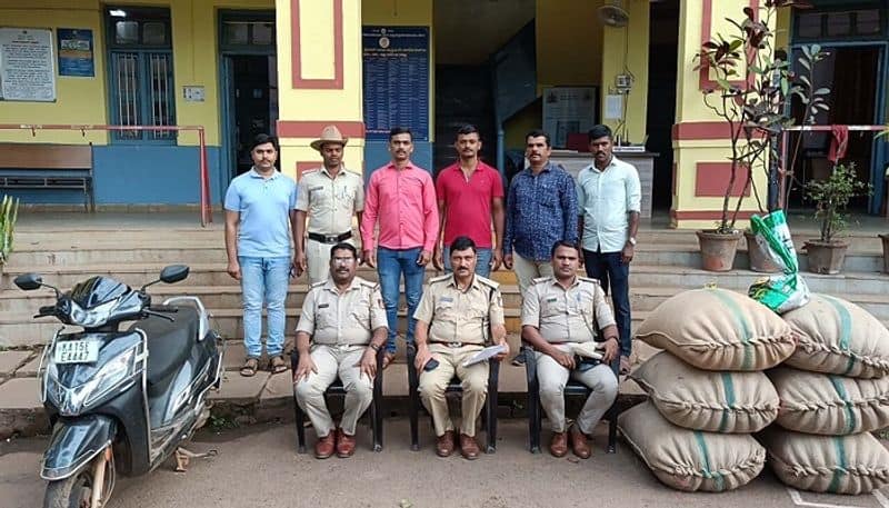 Three Arrested for Buy Pepper using Fake SIM Bank Check at Sagar in Shivamogga grg 