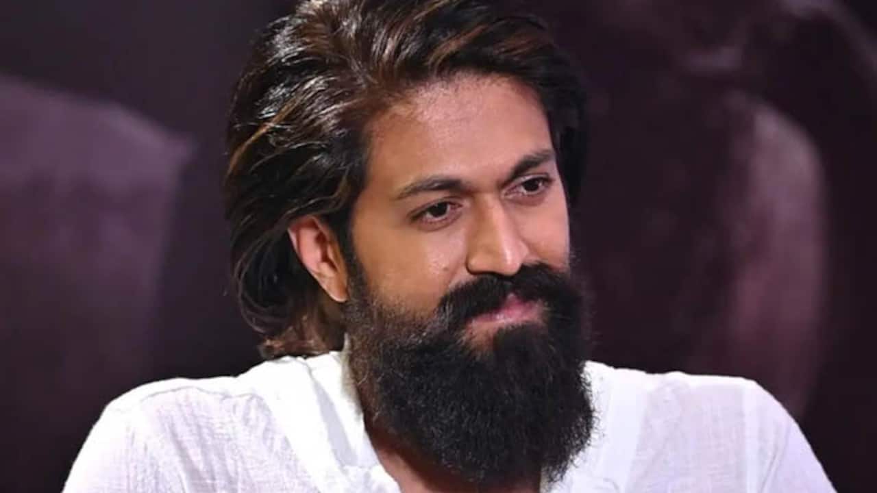 Yash Meet 3 Fans Electrocuted Family