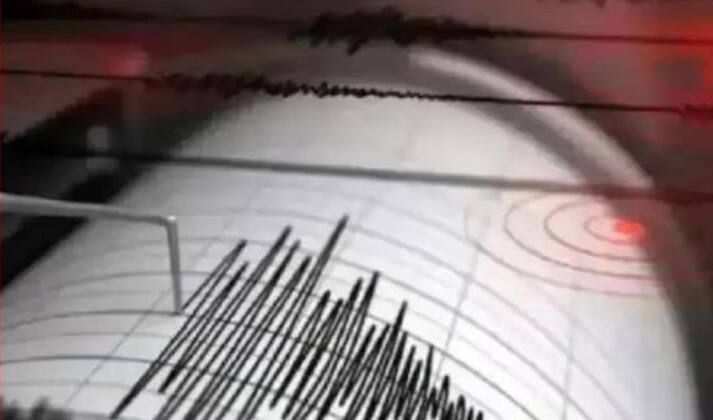 BREAKING Earthquake tremors felt in Delhi, nearby areas snt