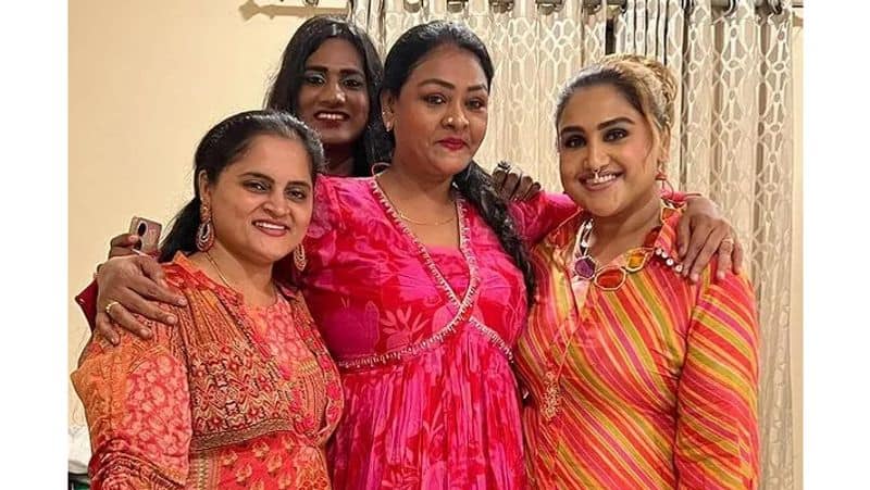 BiggBoss Jovika Mother Vanitha Vijayakumar attend Shakeela Birthday party gan