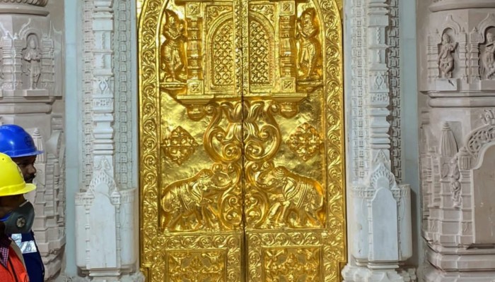 Ayodya Ram Temple Inauguration First golden door of Ram Temple installed in temple Rya