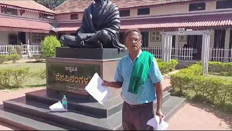 Farmer leader who appealed for Mahatma Gandhi statue in DC office at Chikkamagaluru gvd