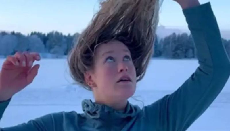 minus 30 degree Celsius womans hair freezes Swedish social media influencer video rlp