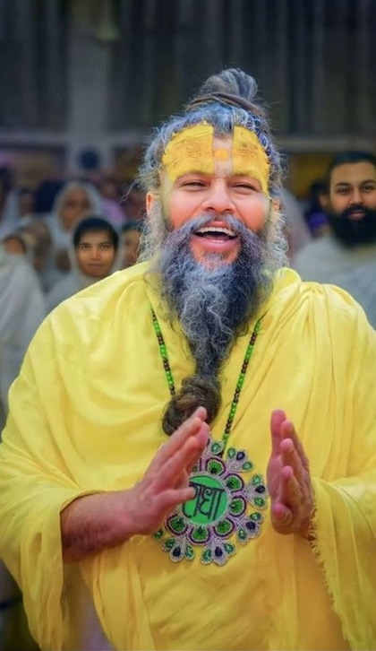 <p>एक वायरल वीडियो में एक भक्त उनसे पूछ रहा है कि क्या क्या माता- पिता के कर्मों का असर बच्चों पर पड़ता है। </p>
