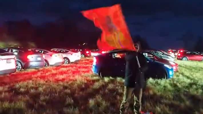 Devotees in US line up Tesla Cars to form word Ram in special light show