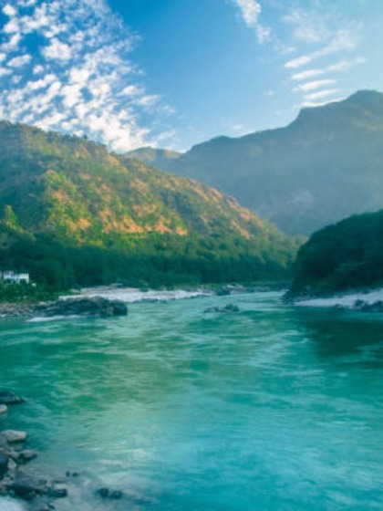 <p>गंगा नदी का हिंदू धर्म में विशेष महत्व है लेकिन क्या आप जानते हैं मुगल काल में भी शासक इस नदी को खास महत्व देते थे। यहां तक एक राजा तो हर दिन गंगाजल पीता था। </p>

<p> </p>
