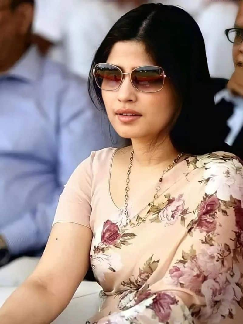 up former chief minister wife dimple yadav birthday, love story zkamn