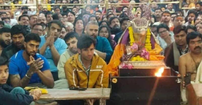 Tilak Varma, Ravi Bishnoi, Jitesh Sharma, Washington Sundar are offer Prayers at Ujjain Mahakaleshwar Temple, Bhasma Aarti rsk