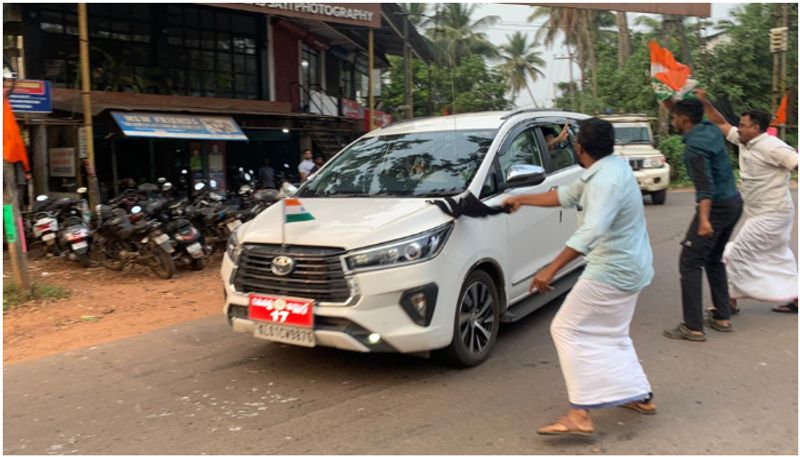 Youth Congress workers showed black flag against Minister Muhammad Riyas in Kozhikode asd