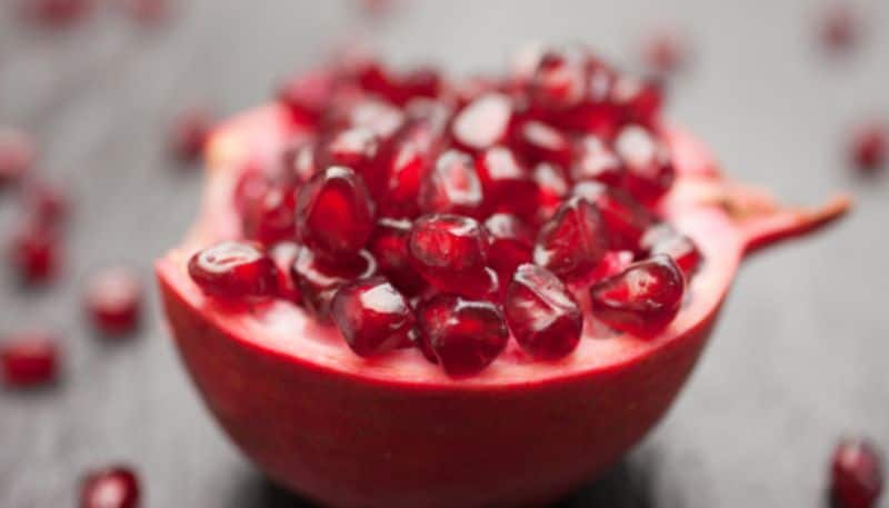 benefits of eating 4 tablespoons of pomegranate every day