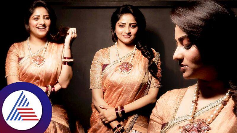 Rachita Ram looks elegant in golden saree for festival vcs