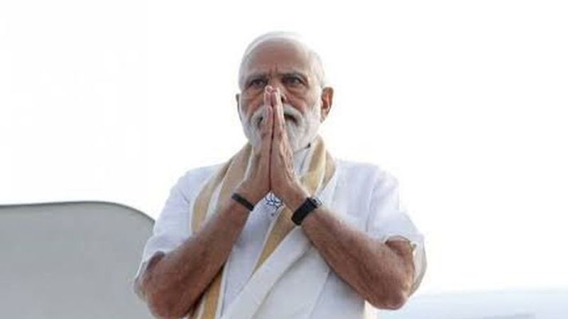 Prime Minister Narendra Modi will present three big projects worth Rs 4000 crore to the nation in Kochi today asd