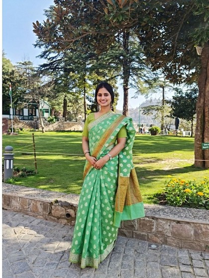 <p>विशाखा आईएएस बनना चाहती थीं। इसलिए उन्होंने 2017 में लाखो रुपये सैलरी वाली जॉब छोड़कर यूपीएससी की तैयारी शुरु कर दी। </p>
