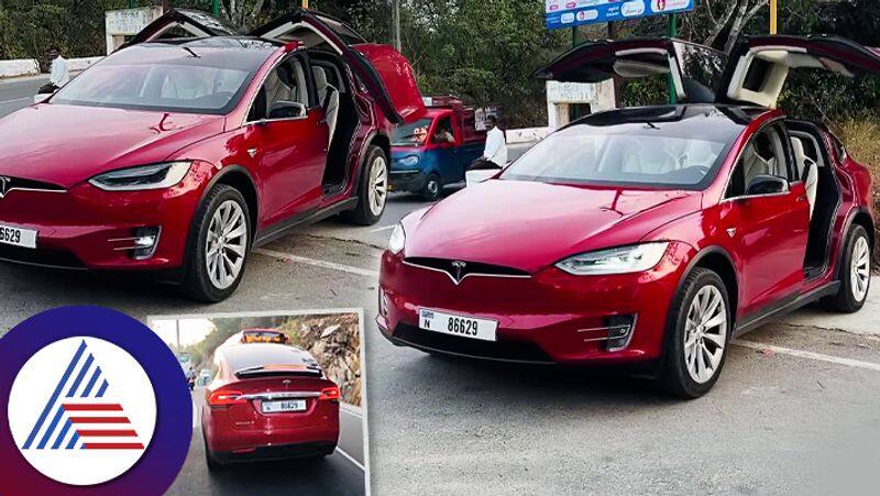 Tesla Electric car found in Mysuru Chamundi hills people gathered to click photo ckm