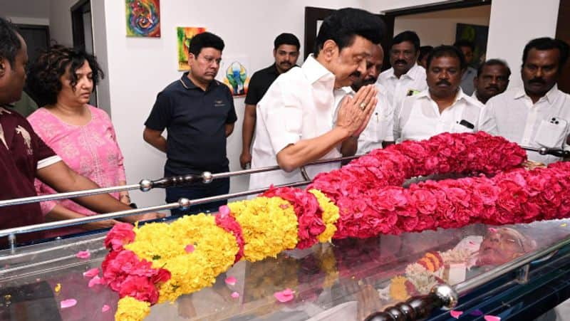 Sabareesan Relatives death, CM MK Stalin paid his last tribute rsk