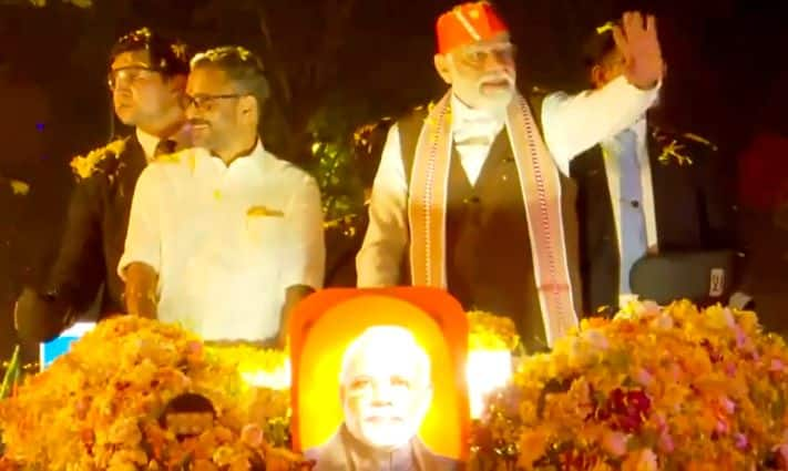 PM Modi holds massive roadshow in Kochi sgb