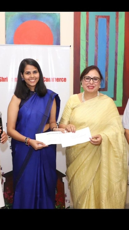 <p>ग्रेटर नोएडा की रहने वाली इशिता ने दिल्ली से पढ़ाई की। वह फुटबॉल खिलाड़ी भी है। ग्रेजुएशन के बाद उन्होंने जॉब की लेकिन दिल में UPSC था तैयारी के लिए नौकरी छोड़ दी।</p>

