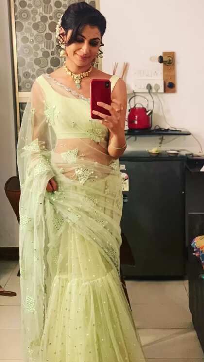 नेट साड़ी