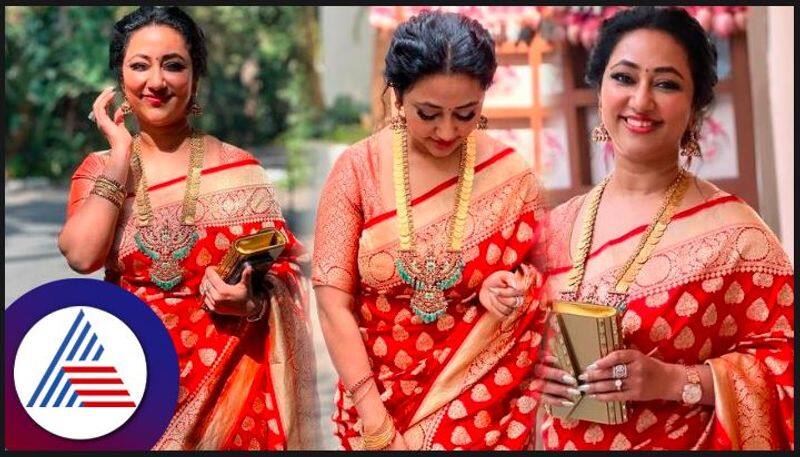 Darshan wife Vijaylakshmi flaunts her red saree and gold ornament vcs