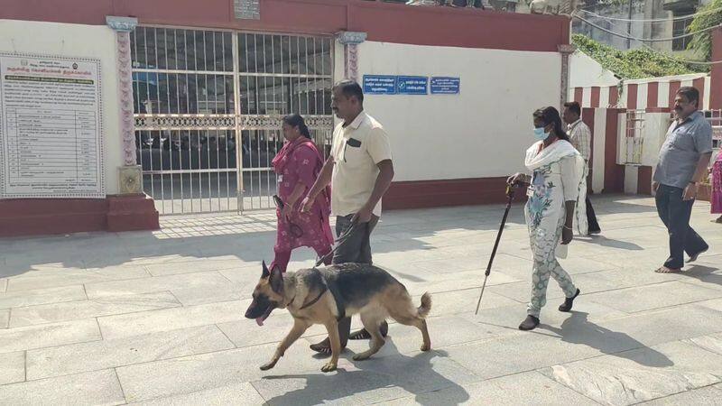 bomb squad officer did searching process in coimbatore vel