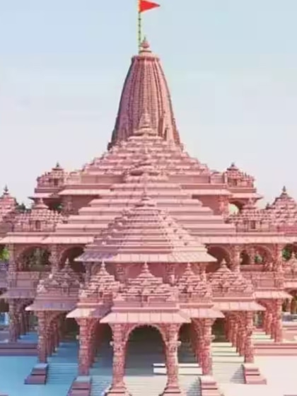 <p>राम मंदिर प्राण प्रतिष्ठा की तैयारियां जोरों पर हैं। हर कोई कोई 22 जनवरी का इंतजार कर रहा है। जब पूरे देश रामभक्ति में डूबा होगा। अयोध्या नगरी के हर घर में रौनक है। </p>
