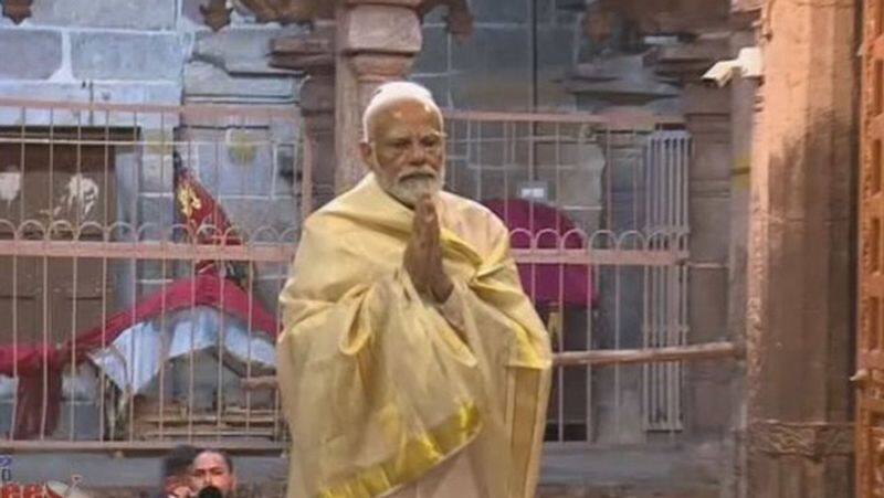 Prime Minister Modi Swami Darshan at Srirangam Temple tvk