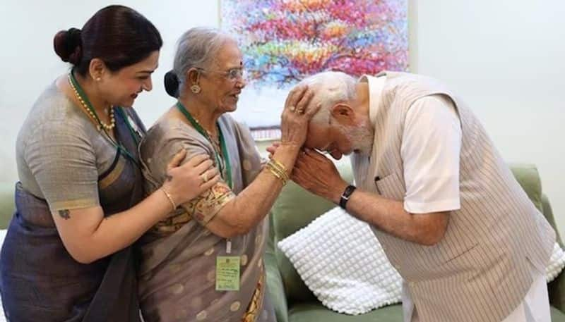 Photos Khushbu Sundar's mother-in-law meets PM Narendra Modi; fulfils her dream RBA