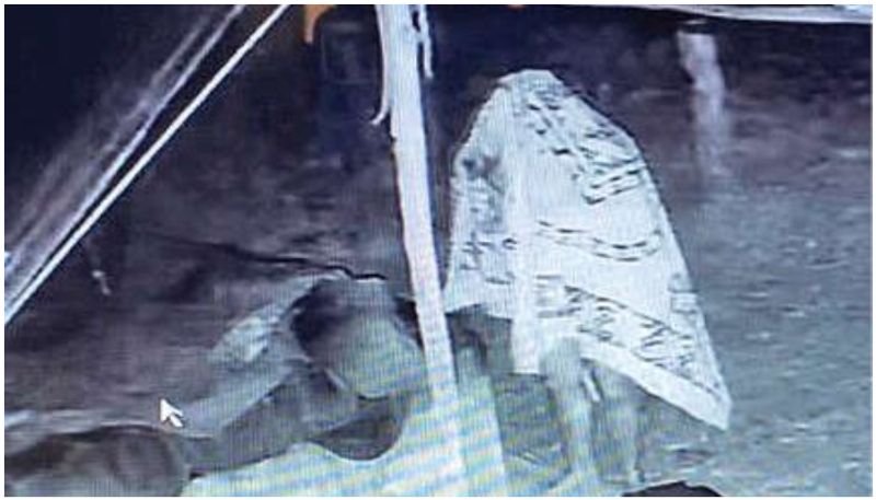 Man caught on CCTV covering body with blanket theft in house at malappuram latest news asd