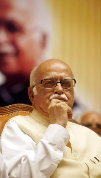 <p>भाजपा के वरिष्ठ नेता लाल कृष्ण आडवाणी के अयोध्या राम मंदिर उद्घाटन में आने की काफी इच्छा थी और तैयारी भी लेकिन ठंड और तबीयत को देखते हुए रद्द करनी पड़ी यात्रा। </p>
