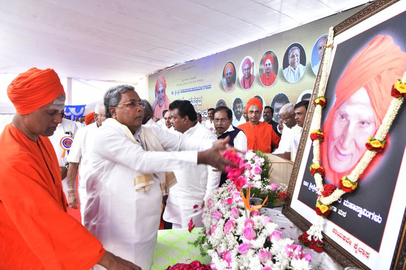 Constitution is our basic scripture: Siddaramaiah snr