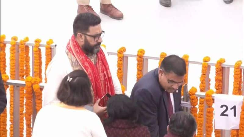 Abhishek Bachchan Attend Ayodhya Ram temple consecration without aishwarya rai Spark Divorce rumours gan