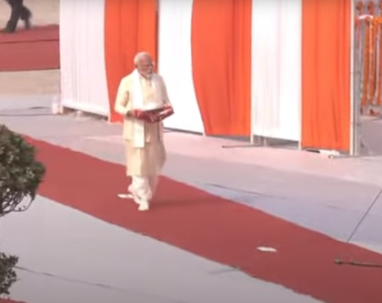 राम मंदिर प्राण प्रतिष्ठा का कार्यक्रम शुरू,गृभगृह पहुंचे PM मोदी