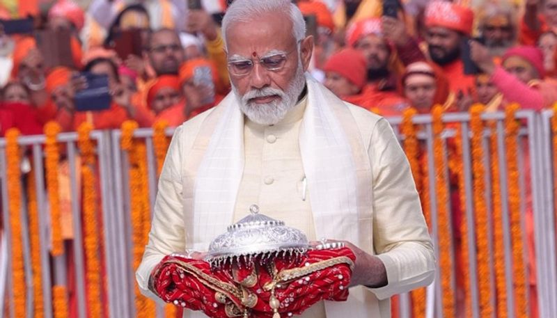 Ram Mandir inauguration PM Modi entered sanctum sanctorum with offerings SEE PHOTOS gcw