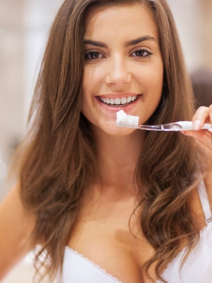 How to get rid of yellow teeth using home remedies